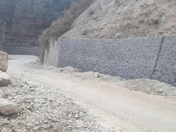 कान्छाराम कन्ट्रक्सनले सडक अलपत्र पारि छाेड्दा वडा बासीले धेरै सास्ती भाेग्नु परेकाे छ | नागरिक सराेकार
