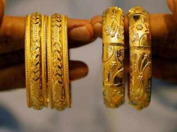 सुनको भाउ तोलामा तीन सय रुपैयाँले घट्यो