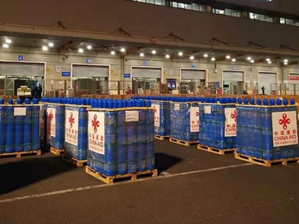 ४ सय वटा अक्सिजन सिलिन्डर बोकेको जहाज विमानस्थलमा अवतरण