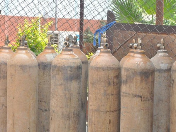 अक्सिजनको खाली सिलिन्डर उद्योगमा पुर्‍याउन स्वास्थ्य मन्त्रालयको आग्रह 