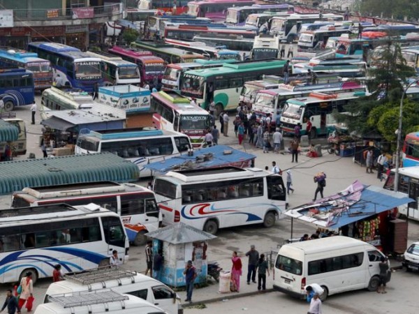 डिजल–पेट्रोलको मूल्य बढसँगै गाडी भाडा बढाउन यातायात व्यवसायीको माग