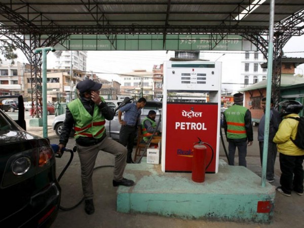पेट्रोलियम पदार्थको मूल्यमा ५ रुपैयाँको वृद्धि