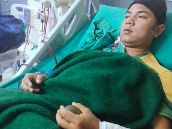 आर्थिक सहयाेगकाे लागी अनुराेध गर्दै मृगौला पीडित थापा मगर