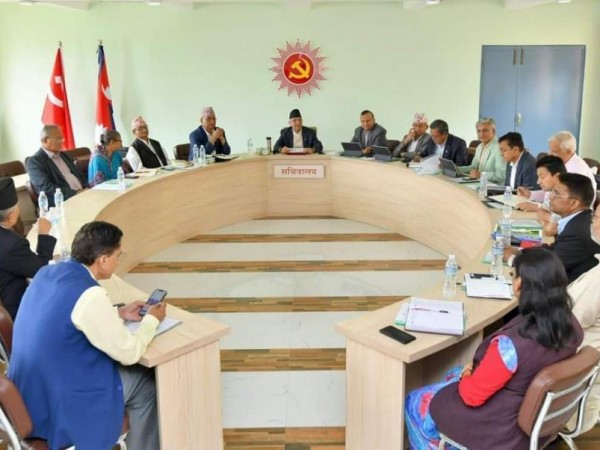 एमाले तत्काल सरकारबाट नबाहिरिने