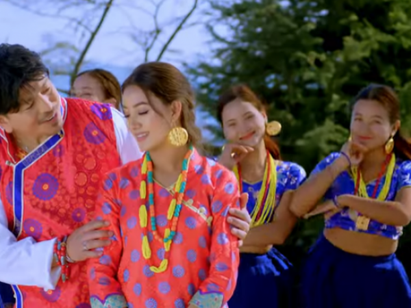 सुनिता थेगिम र खुशी लिम्बूद्धारा स्वरबद्द मैच्याङको गालाको कोठी सार्वजनिक