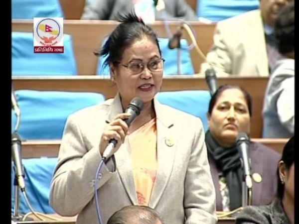 ललिता निवास जग्गा किर्तेमा मन्त्रीहरुलाई सुनपानी छर्किएर चोख्याइएकाे सांसद भगबती चौधरीकाे दावी