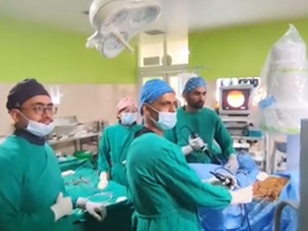 नेपाल मेडिकल कलेजमा पहिलाे पटक एन्डोस्कोपिक कम्बाइन्ड इन्ट्रारेनल सर्जरीबाट  मिर्गाैलाकाे पत्थरी निकाल्न सफल।