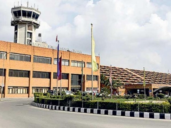 धुवाँ धुलाेकाे कारण विमान उडानङ,अवतरणमा गम्भीर असर पर्न भन्दै त्रिभुवन अन्तर्राष्ट्रिय विमानस्थल अनिश्चित कालकाे लागि बन्द ।