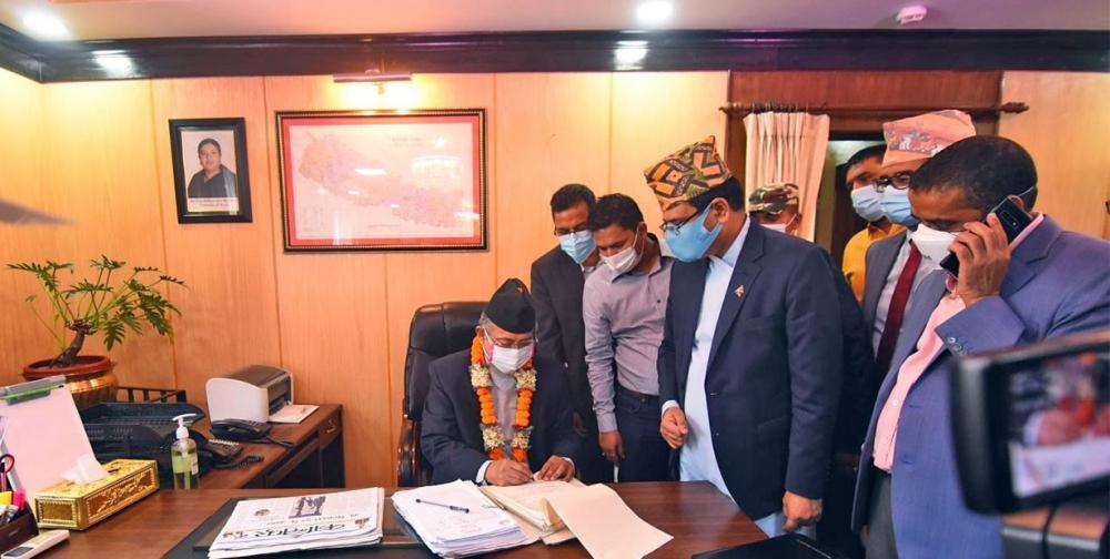 खाँणले सम्हाले गृहमन्त्रीको कार्यभार