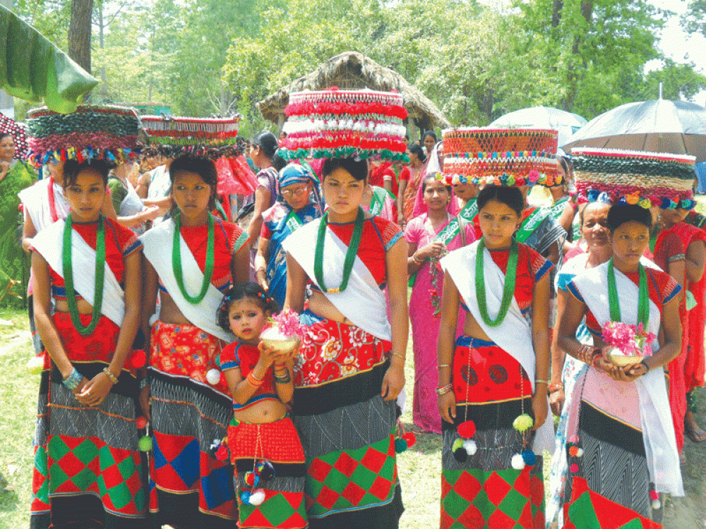  अटवारी पर्व मनाउँदै थारु समुदाय