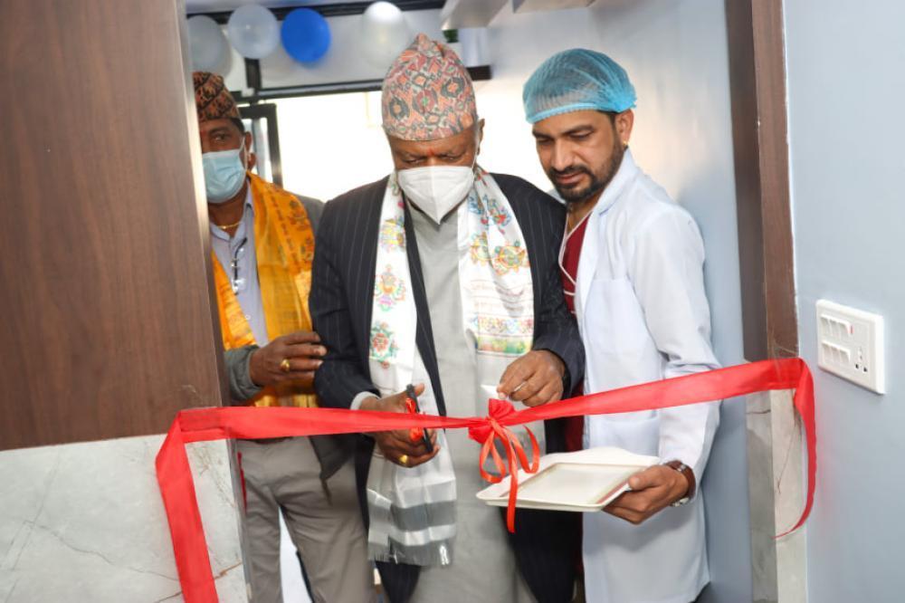 बानेश्वरको वेष्ट डेन्टल केयर इम्प्लान्ट सेन्टरले महादेवस्थानबाट पनि सेवा दिँदै