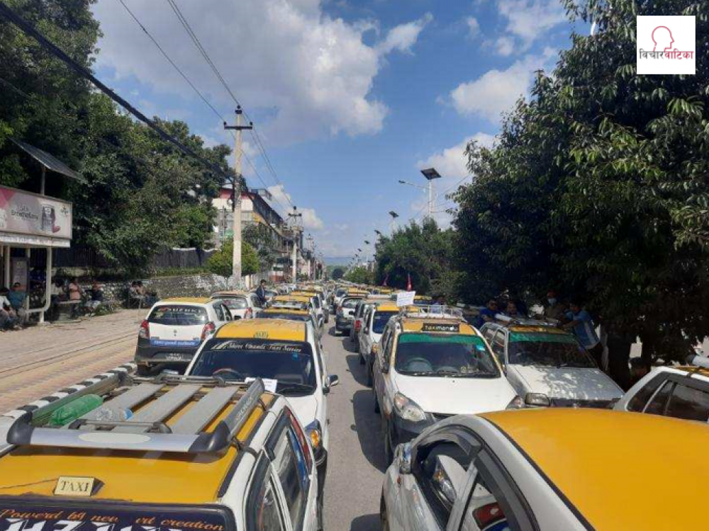 विभिन्न माग राख्दै ट्याक्सी व्यवसायी तथा चालकहरूले गरे काठमाडौंमा आन्दोलन