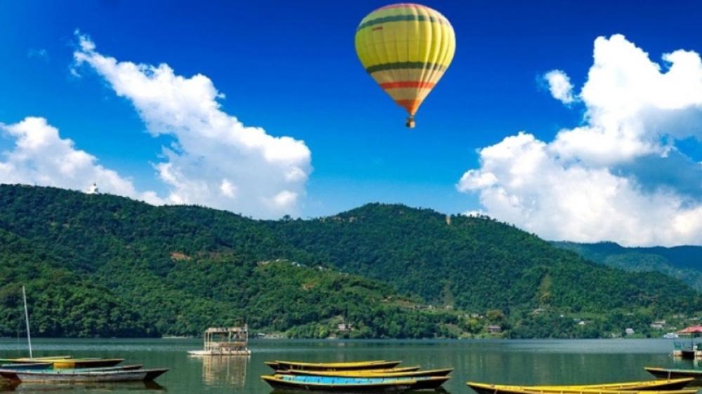 पाेखरामा अन्तर्राष्ट्रिय बेलुन महाेत्सव हुँदै ।