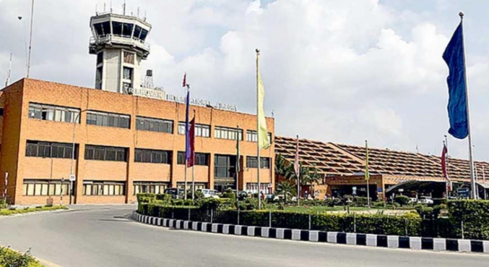 धुवाँ धुलाेकाे कारण विमान उडानङ,अवतरणमा गम्भीर असर पर्न भन्दै त्रिभुवन अन्तर्राष्ट्रिय विमानस्थल अनिश्चित कालकाे लागि बन्द ।