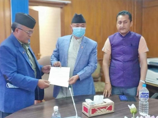 गाडी भाडा बढाउन व्यवसायीको माग