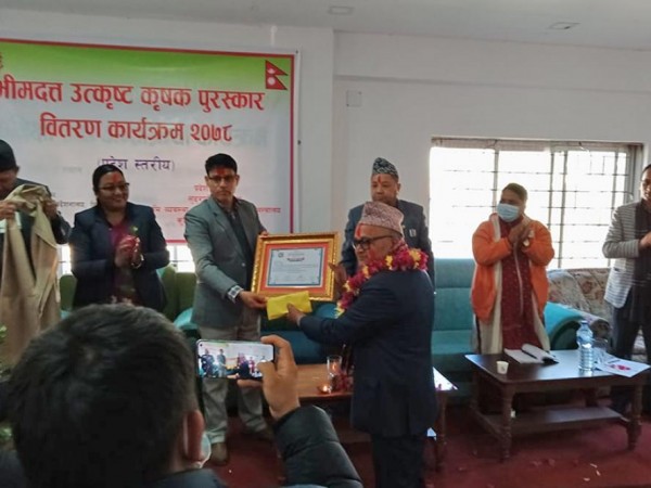 पाँच उत्कृष्ट कृषक पुरस्कृत