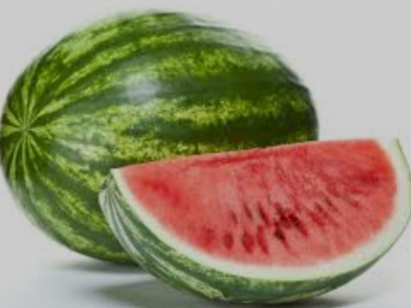 सबैलाई मनपर्ने तरवुजा स्वास्थ्यकाे लागि एकदमै लाभदायी ।