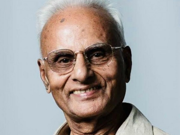 रेखा-पवन स्रष्टा सम्मान कालीप्रसाद रिजाललाई ।