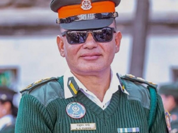 काठमाडौं महानगरपालिकाकाे नगर प्रहरी प्रमुख पाण्डेलाई छ महिनाकाे लागी निलम्बन  ।