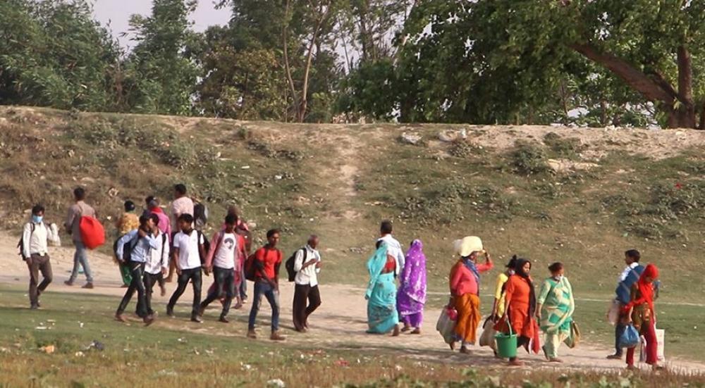 रौतहटका नाकामा नेपाल फर्किनेको चाप 