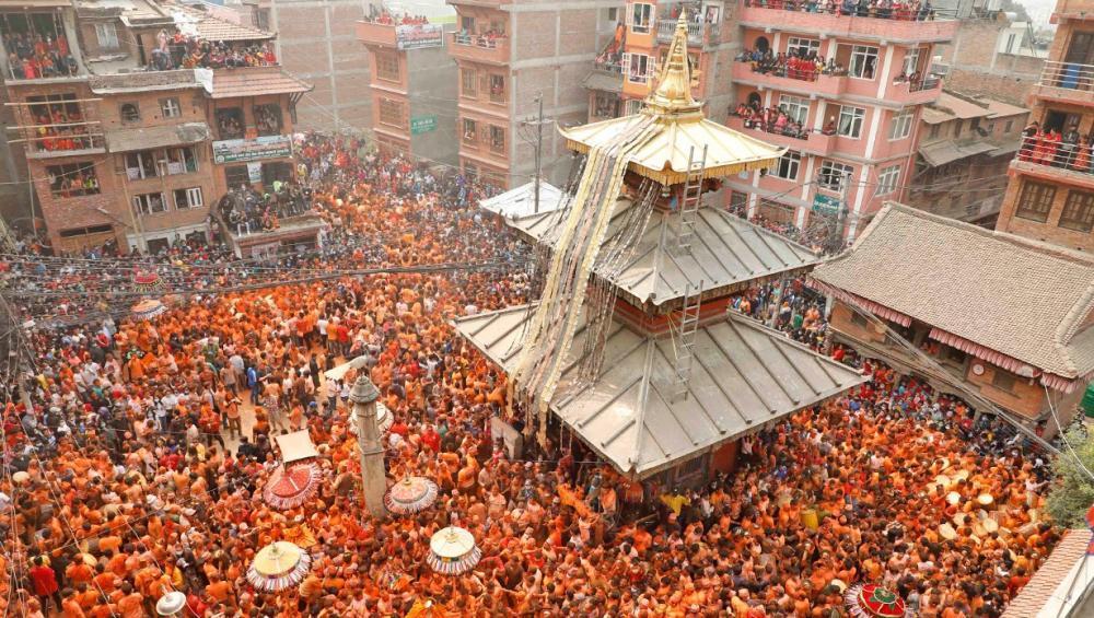 रंगियो सिन्दुरे जात्रामा थिमी