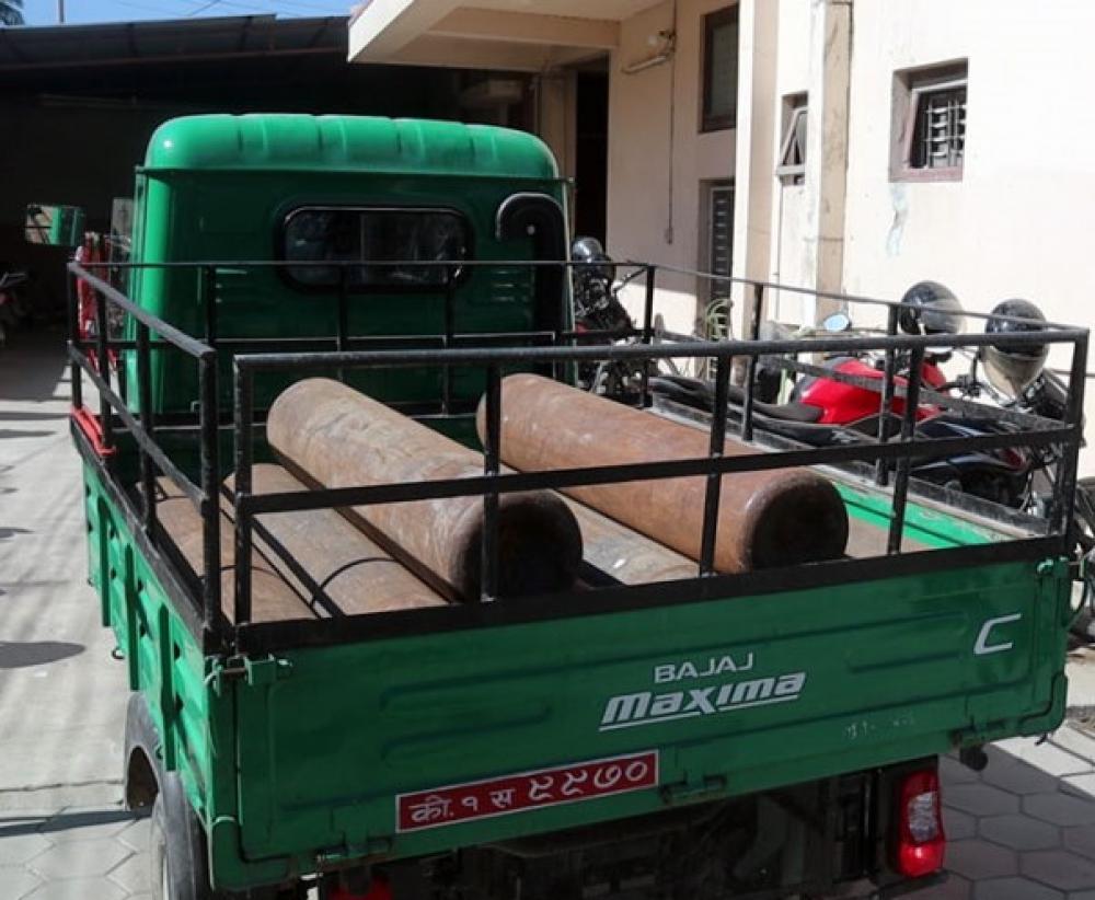 ९५ थान अक्सिजन सिलिण्डर वितरण 