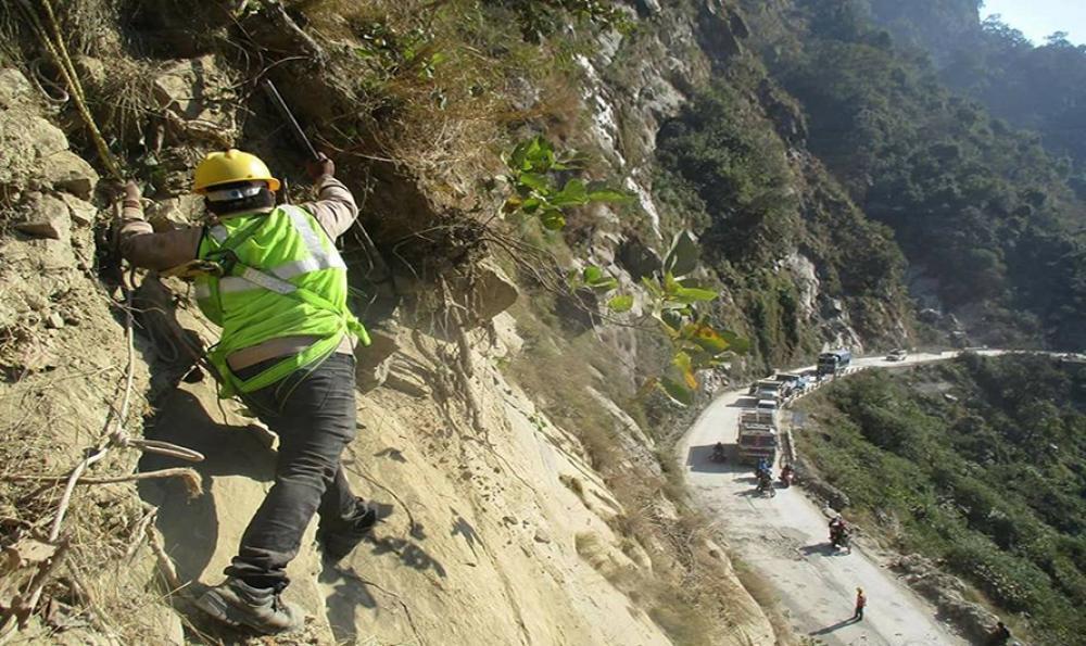 सिद्धबाबा सडक खण्डमामा सुरुङ मार्ग बनाउन टेण्डर आह्वान