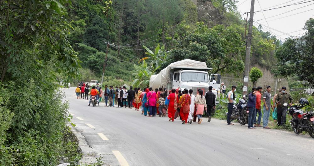 प्रहरीले डुवान परेको क्षेत्रमा स्थानीयलाई नजान गर्यो आग्रह