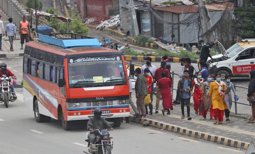 उपत्यकामा चल्न थाले सार्वजनिक बस