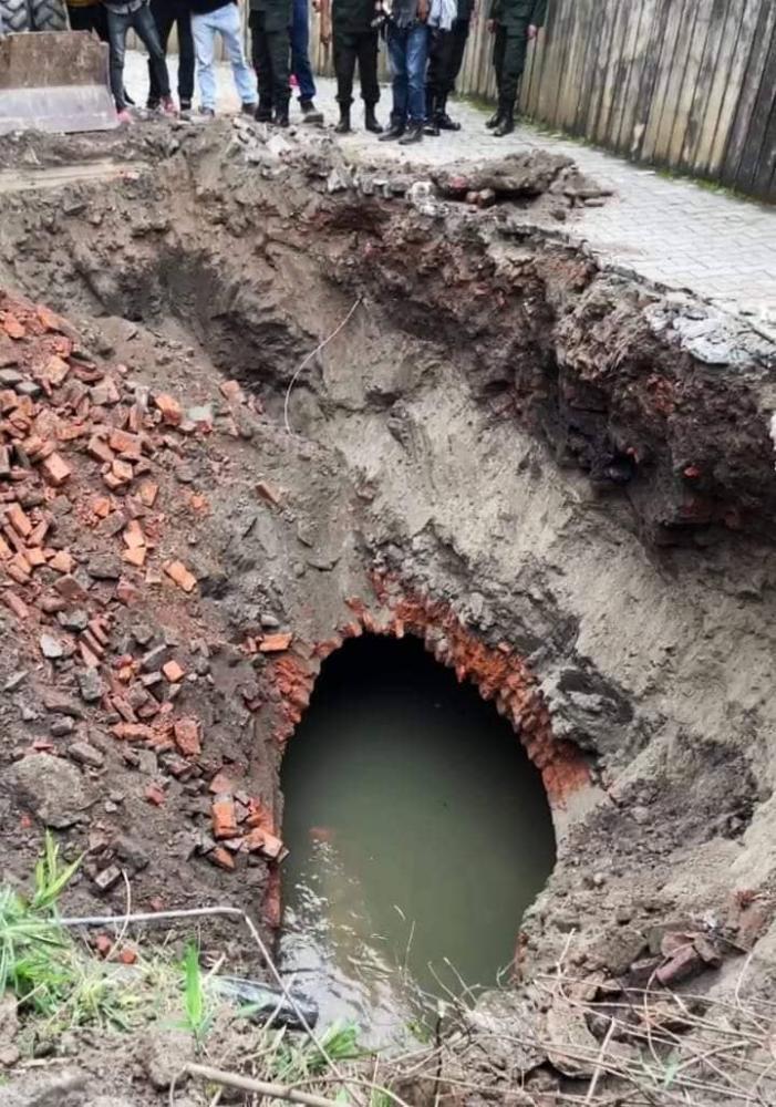  १५ फिट तल टुकुचा भेटियो 