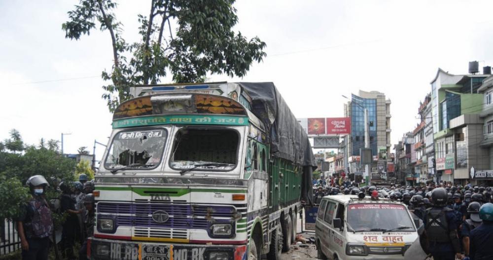 ट्रकले ठक्कर दिदा स्कुटरचालककाे घटनास्थलमै   मृत्यु ।