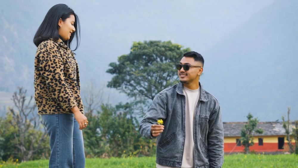 बिपिनको शब्द र डेकेन्द्रको संगीतमा 'सुन्दर तिम्रो'  म्युजिक भिडियो सार्वजनिक ।