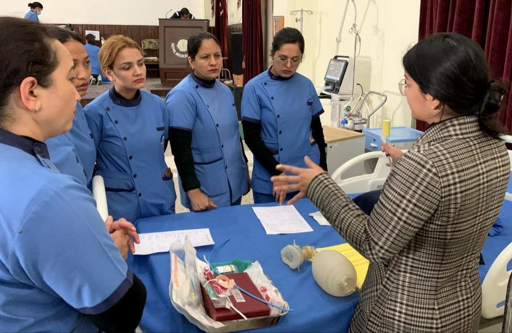 नेपाल मेडिकल कलेजका स्टाफ नर्सलाई क्रिटिकल केयर तालिम।