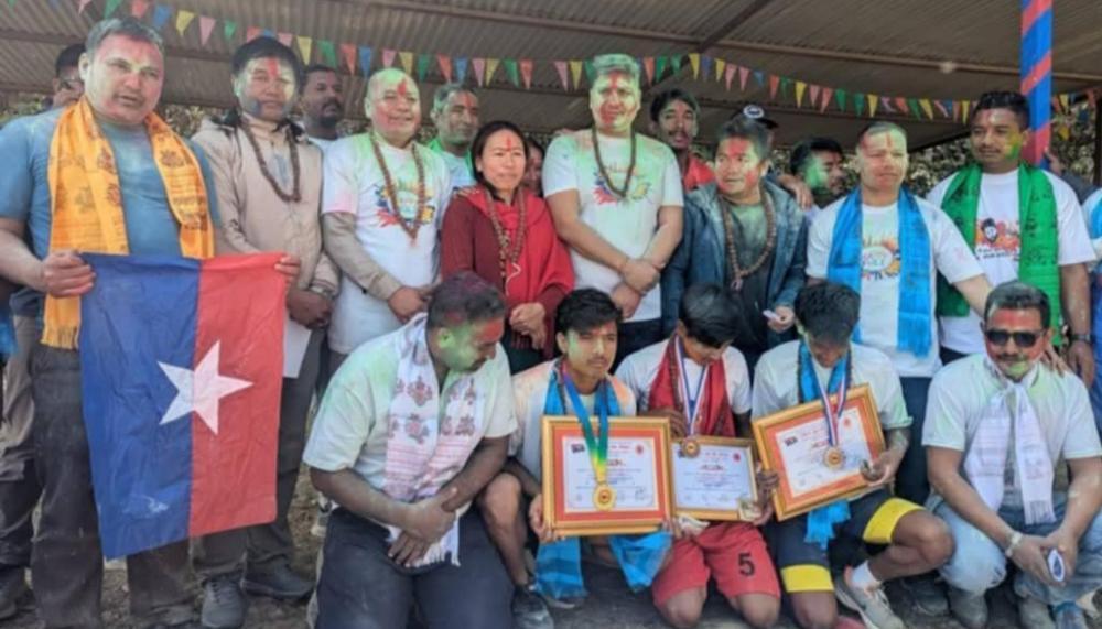राष्ट्रिय युवा संघ नेपाल खाँडादेविकाे आयाेजनामा पुरूष दाैड प्रतियोगिता ।