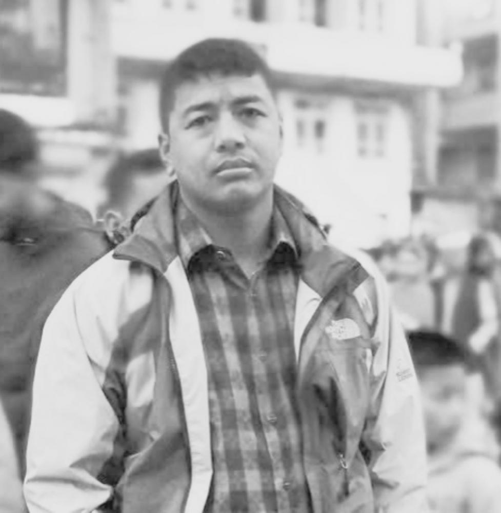 रसुवाको टिमुरे खाेला बाट बेपत्ता भएका तीन प्रहरी जवान मध्ये रामेछापका श्रेष्ठको शव चितवनमा भेटियाे ।