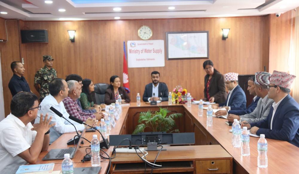 तराई मधेसकाे खानेपानी समस्या समाधानको विषय खानेपानीमन्त्री यादव र भारत सरकारका विज्ञ टाेलीहरू बिच छलफल ।