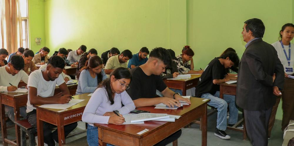 नेपाल इन्जिनियरिङ कलेज इन्जिनियरिङ पढ्ने विद्यार्थीहरुकाे पहिलाे राेजाइमा ।