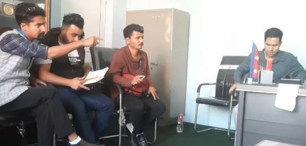 गण्डकी विश्वविद्यालयमा मौलाउँदै आएको अनियमितता र भ्रस्टाचारका विषयमा Gen Z युवाहरूले तीव्र आपत्ति, कुलपति र रजिष्ट्रारसँग मागे जवाफ।